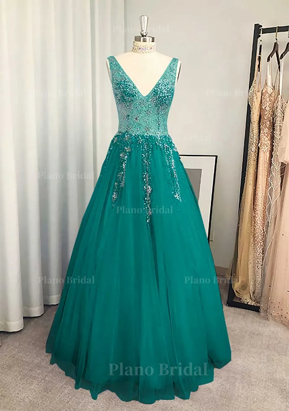 A-line/Princess V Neck Long/Floor-Length Tulle Prom Dress With Beading Sequins