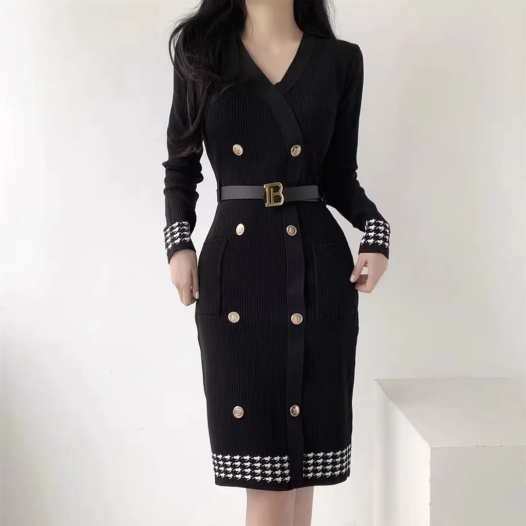 Belt-buttoned V-neck elastic houndstooth knitted dress