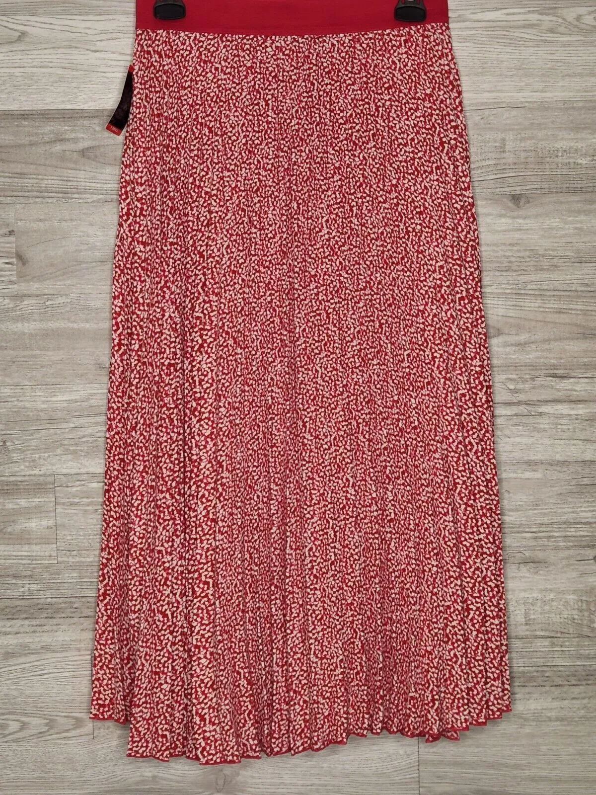 Vince Camuto Women's Red, Pink, & Ivory Pleated Elastic Waist Midi Skirt